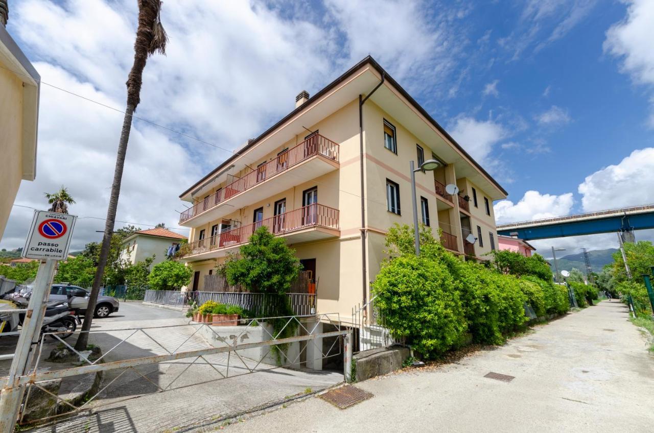 Apartament Joivy Chic Chiavari Apt With 2 Spacious Terraces Zewnętrze zdjęcie